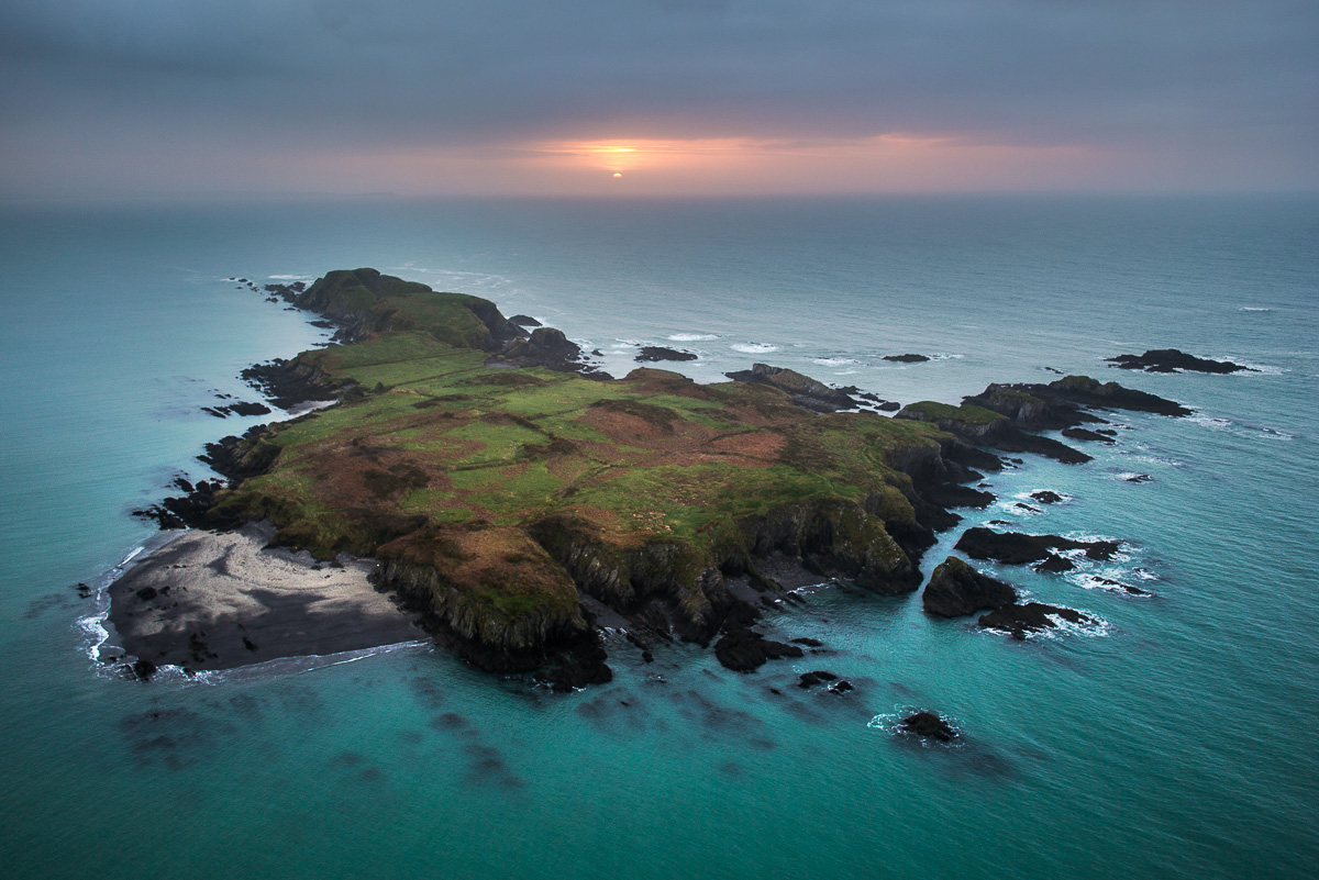 Rabbit Island lies just off Myross in West Cork, near Union Hall. Uninhabited now, there are the remains of a house on the northern shore, and seaweed was once gathered around its shores.